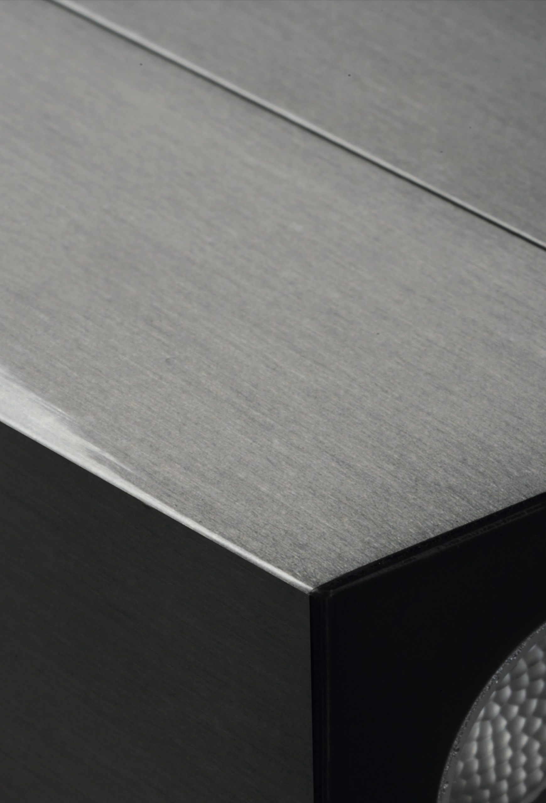 Unonovesette_Stainless-Steel